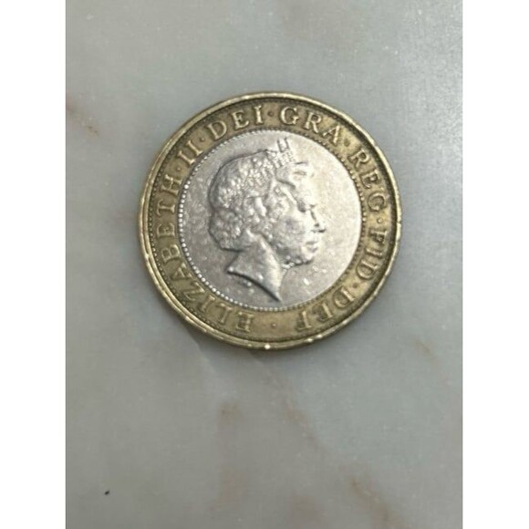 Two Pound Coin On The Shoulders of Giants - Picture 4 of 4